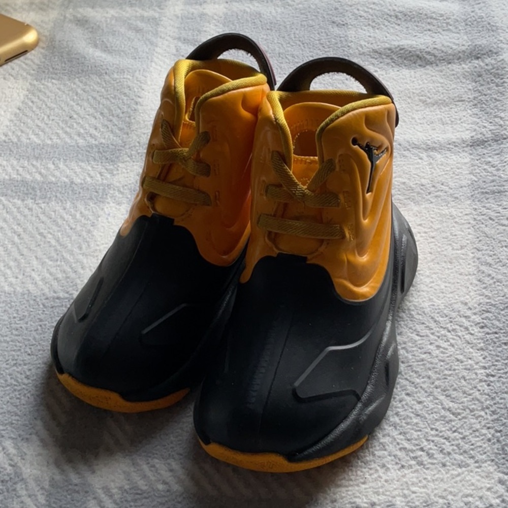 Jordan Drip 23 Rainboots💛